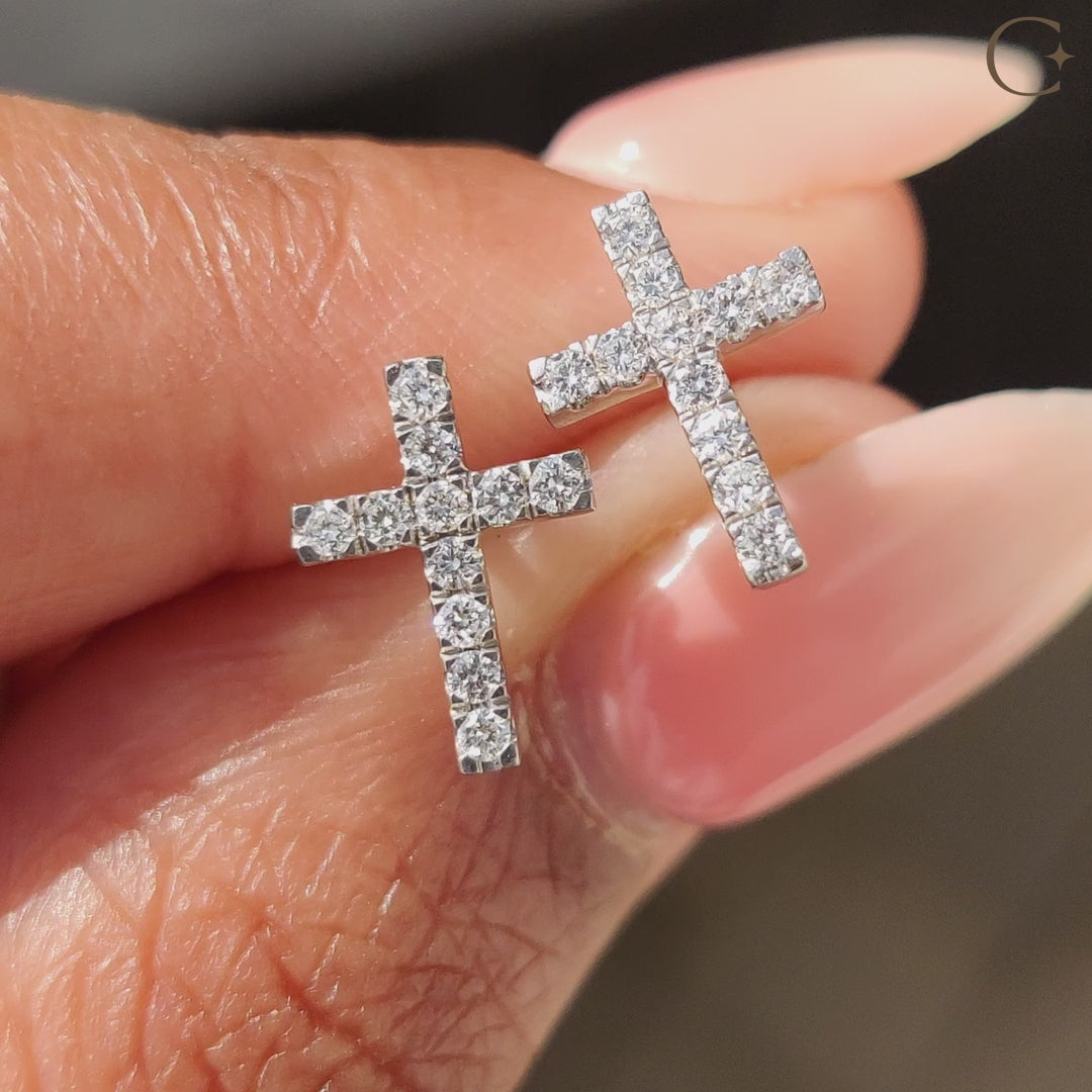 Round cut diamond earrings crafted as simple stud earrings.