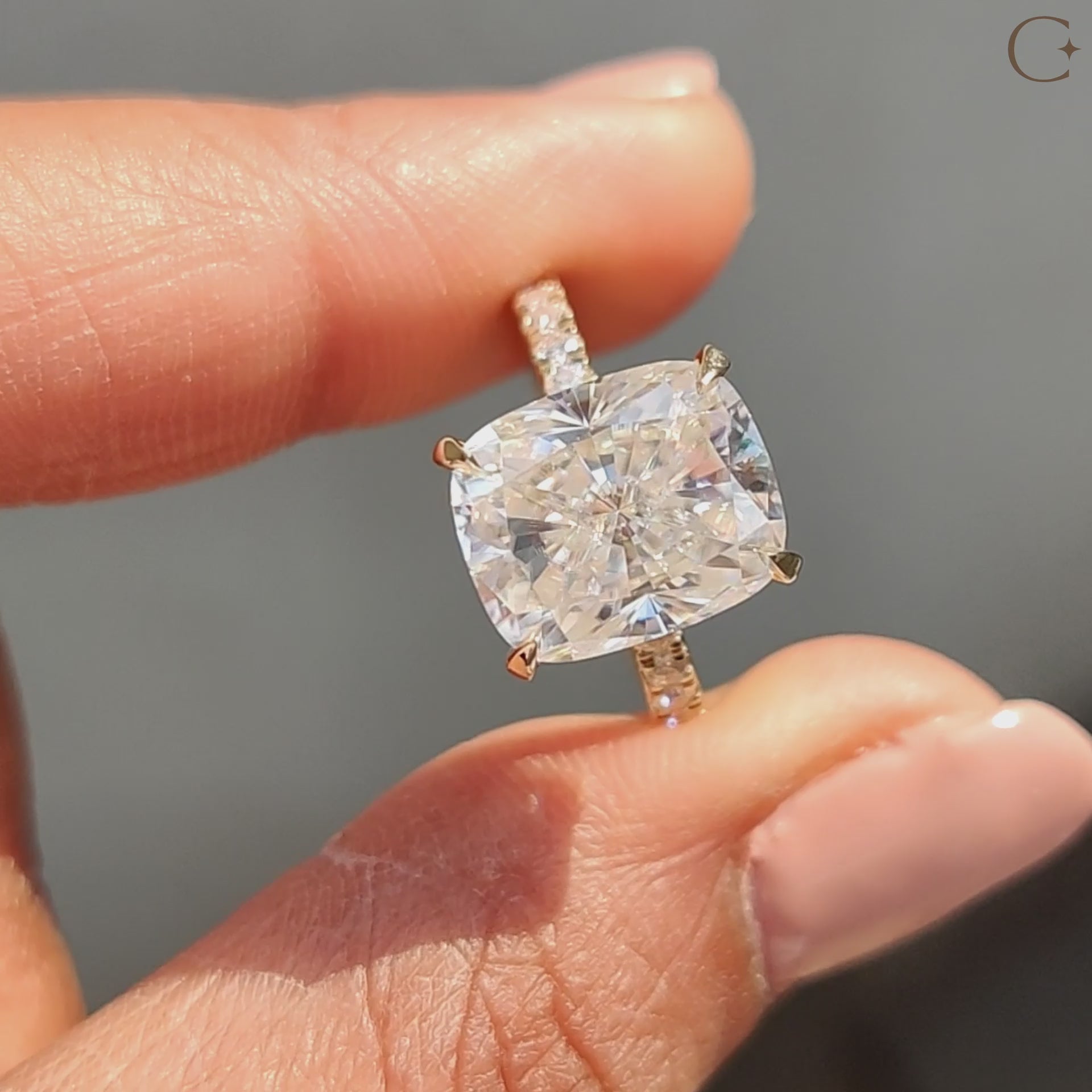 Round cut pave setting ring with sparkling details.
