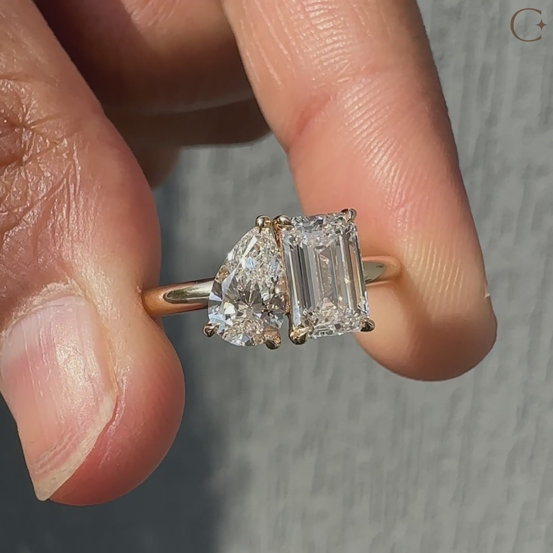Toi et moi engagement ring featuring two beautiful diamonds.
