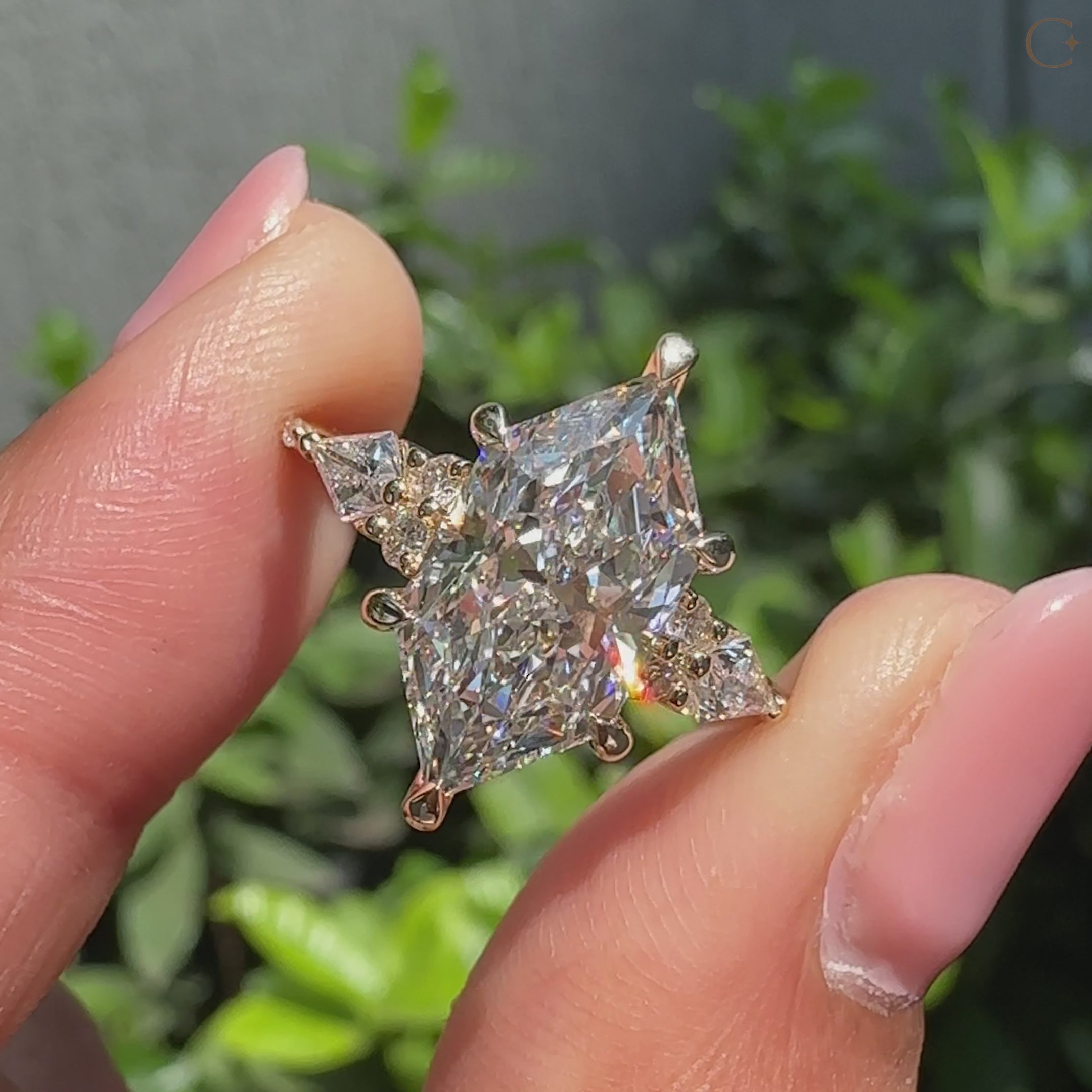 Dutch Marquise Ring with Kite and Round Side Stones